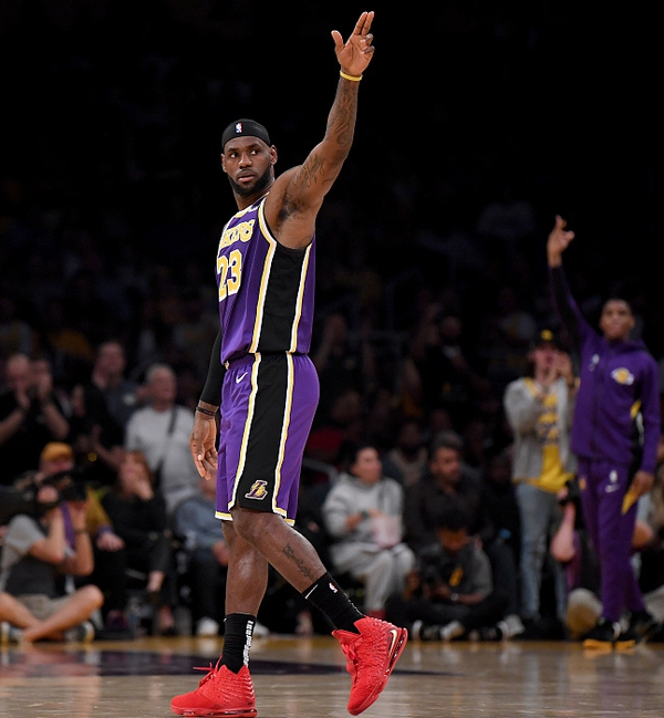 己的姓名钉 己的姓名钉